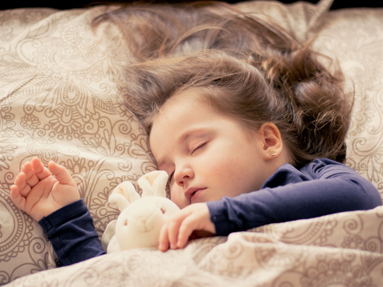 Estrategias para ayudar a los niños a dormir solos