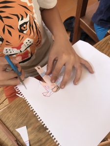 Dibujar muñecos de papel